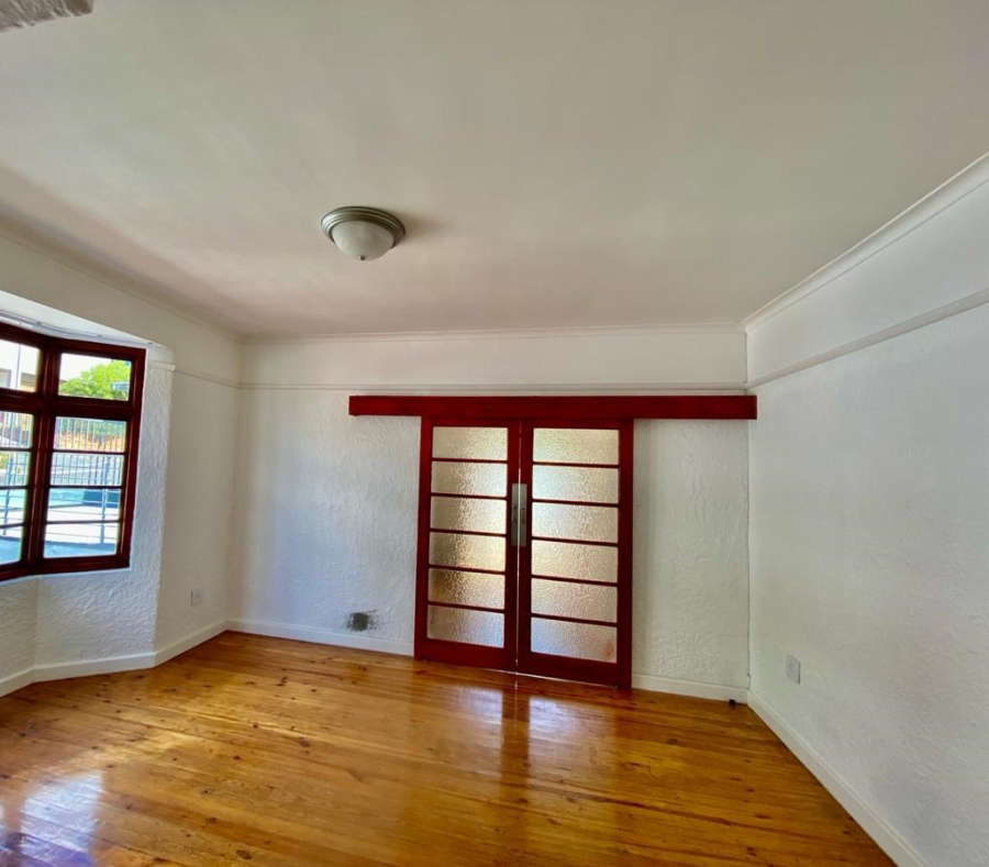 3 Bedroom Property for Sale in Vredehoek Western Cape